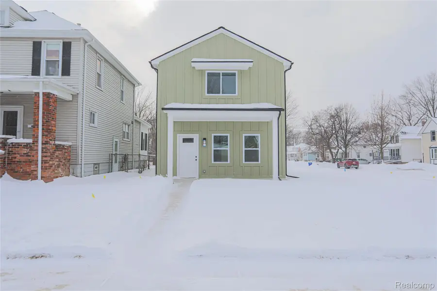 9 Queen ST, Mt. Clemens, MI 48043