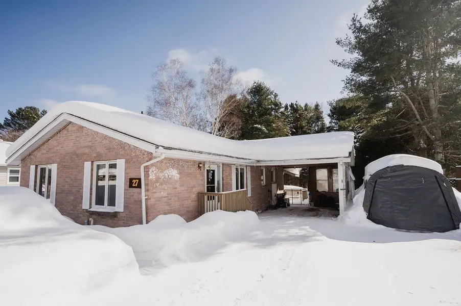 27 Queen ST, Sundridge, ON P0A 1Z0