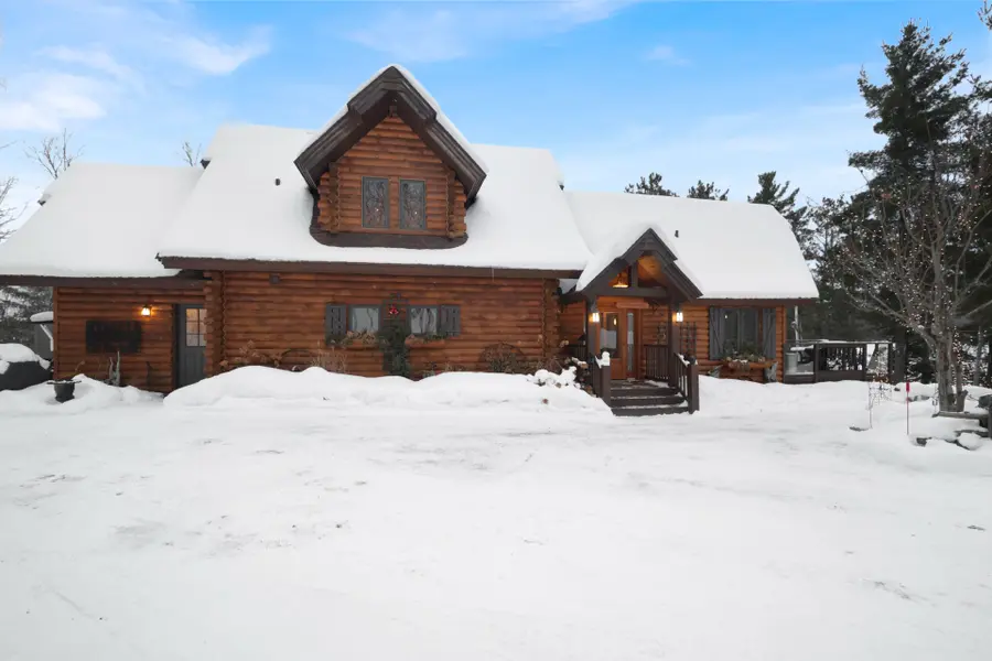 28 Beaver Pond RD, Elliot Lake, ON P5A 2J7