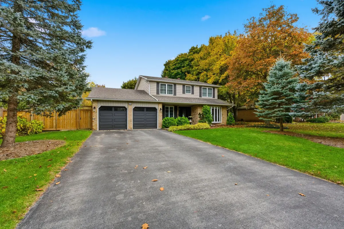 24 Bannisdale WAY, Hamilton, ON L0R 1H2