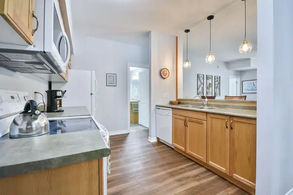 19B Yonge ST N #107, Springwater, ON L0L 1P0