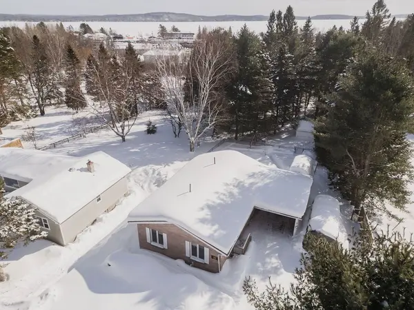 27 Queen ST, Sundridge, ON P0A 1Z0