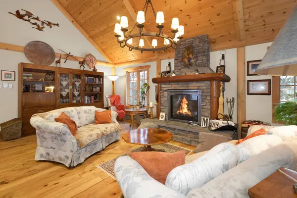 28 Beaver Pond RD, Elliot Lake, ON P5A 2J7