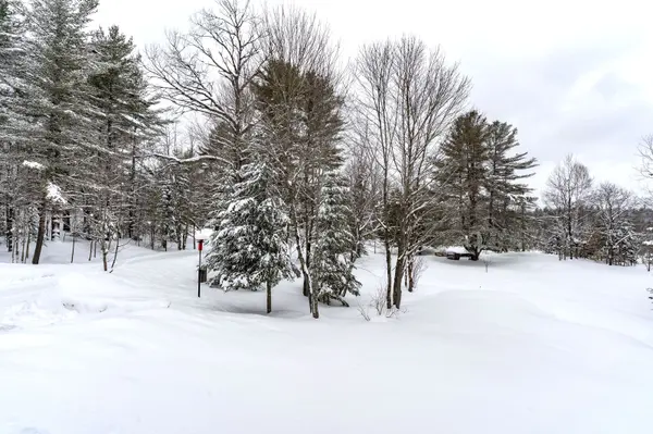 1039 Falkenburg RD, Bracebridge, ON P1L 1X4