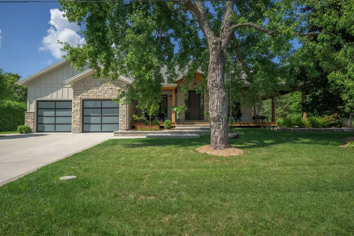 12 Parkland PL, Middlesex Centre, ON N0L 1R0