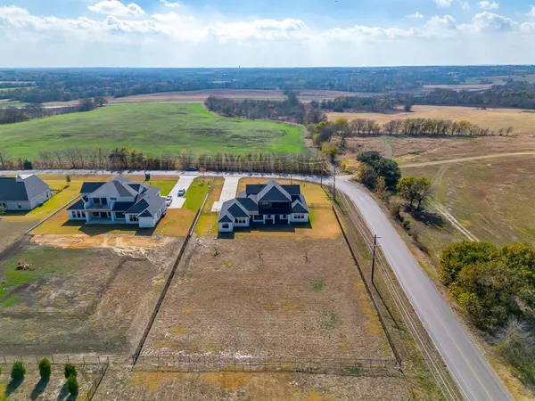 212 W Cottage Hill Parkway, Weston, TX 75009