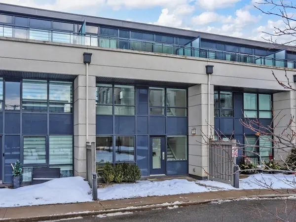 24 Woodstream BLVD #112, Vaughan, ON L4L 8C4