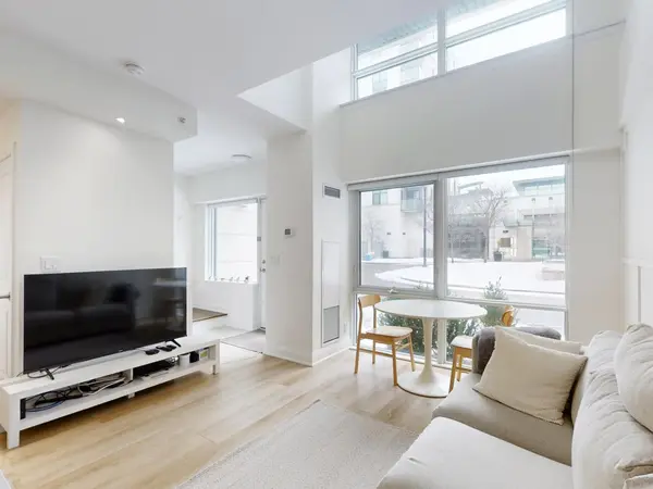 24 Woodstream BLVD #112, Vaughan, ON L4L 8C4