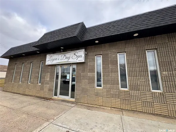 1532 100th STREET, North Battleford, SK S9A 0W4