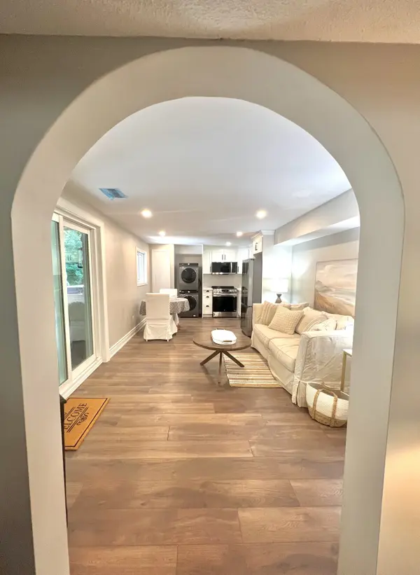 964 Albertson CRES #Lower Level, Mississauga, ON L5H 3C7