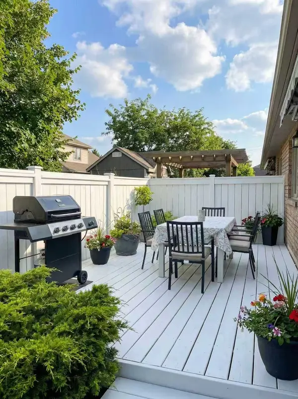 32 Red Haven DR, Grimsby, ON L3M 5J7