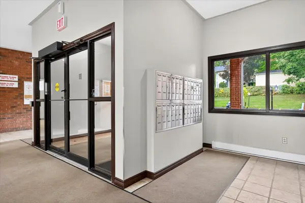 475 Parkhill RD W #224, Peterborough, ON K9H 7M5