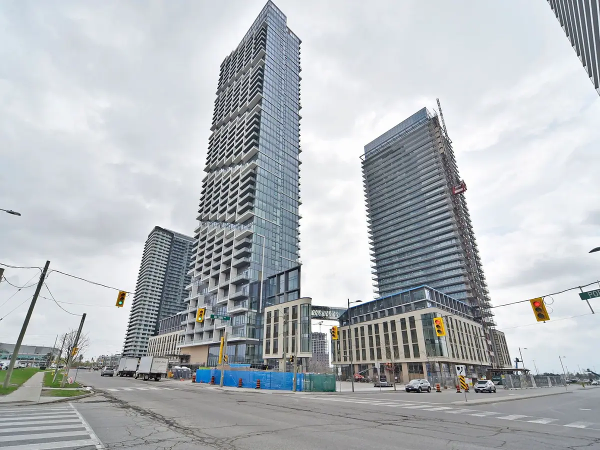 1000 Portage Pkwy #205, Vaughan, ON L4K 0L1