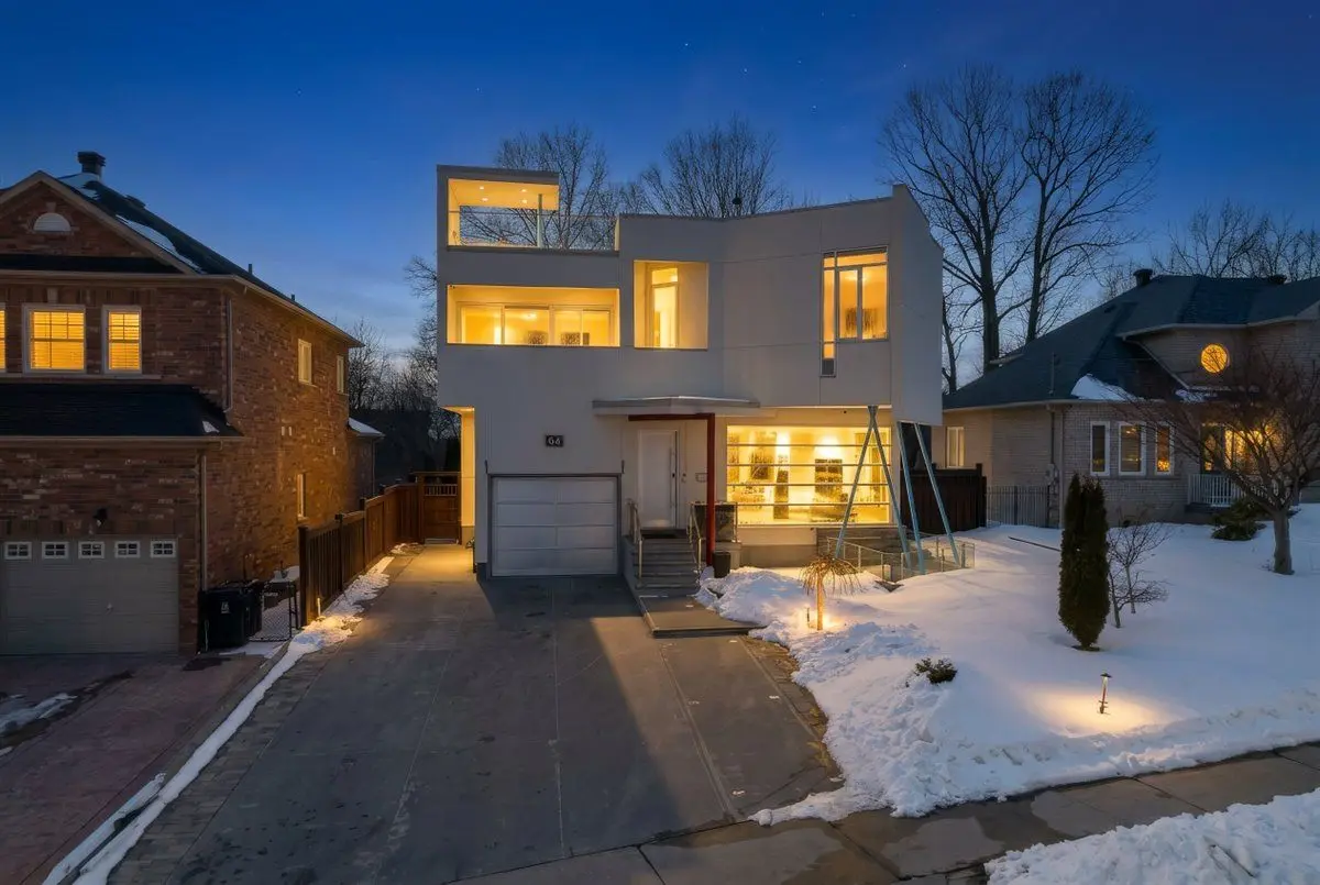 64 Aviemore DR, Toronto W05, ON M9L 2L7