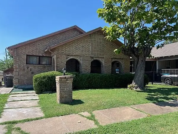 716 E Harvey Avenue, Fort Worth, TX 76104