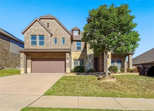 912 Foxtail Drive, Mansfield, TX 76063