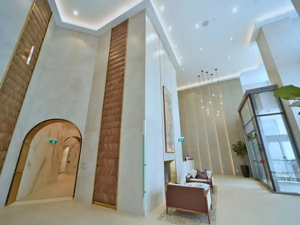 1000 Portage Pkwy #205, Vaughan, ON L4K 0L1