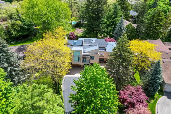 1 Friars LN, Toronto W08, ON M9A 1T6