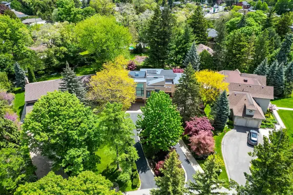 1 Friars LN, Toronto W08, ON M9A 1T6