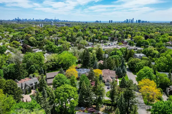 1 Friars LN, Toronto W08, ON M9A 1T6