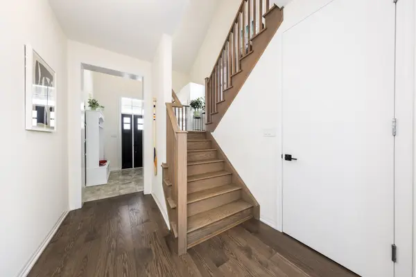 3314 Mintwood CIR, Oakville, ON L6H 0N6