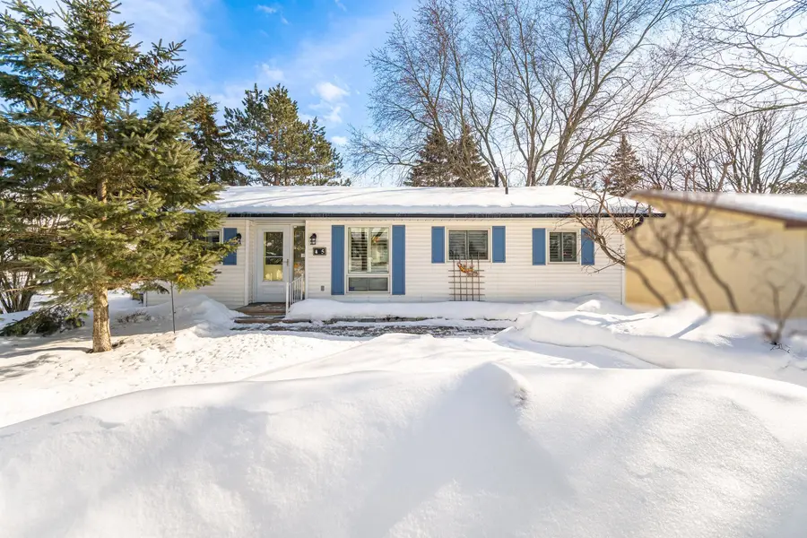 5 Tecumseth Pines DR, New Tecumseth, ON L0G 1W0