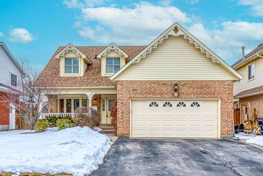 2223 Vista DR, Burlington, ON L7M 3N5