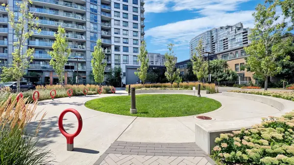 185 Bonis AVE #1806, Toronto E05, ON M1T 3W6