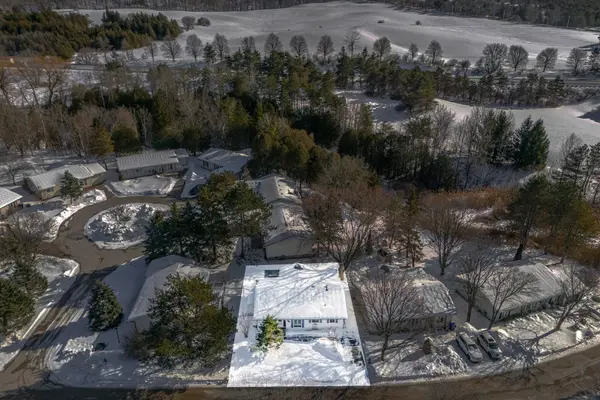 5 Tecumseth Pines DR, New Tecumseth, ON L0G 1W0