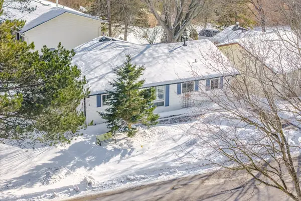 5 Tecumseth Pines DR, New Tecumseth, ON L0G 1W0