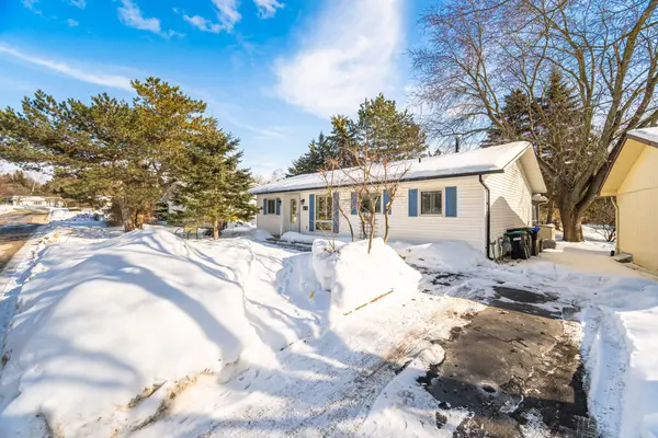 5 Tecumseth Pines DR, New Tecumseth, ON L0G 1W0