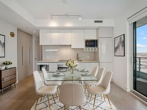 950 Portage Pkwy #2606, Vaughan, ON L4K 0J7