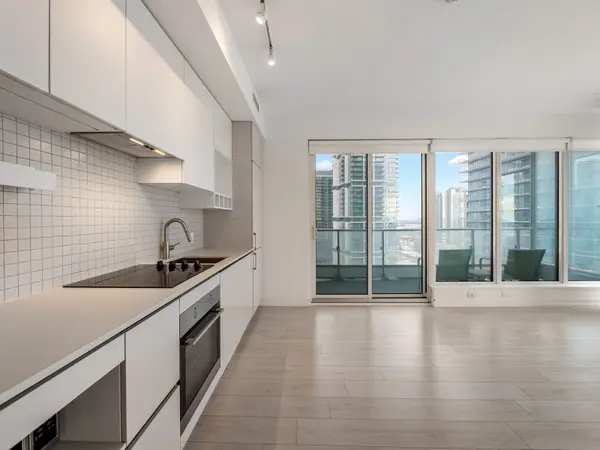 950 Portage Pkwy #2606, Vaughan, ON L4K 0J7