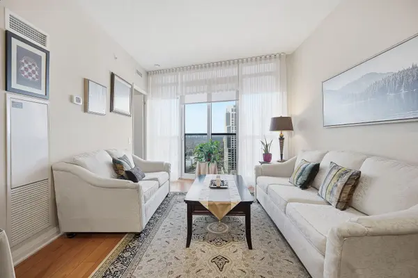 1 Valhalla Inn RD #2006, Toronto W08, ON M9B 1S9