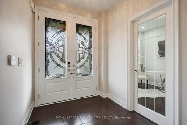 6 Villadowns TRL, Brampton, ON L6R 3V5