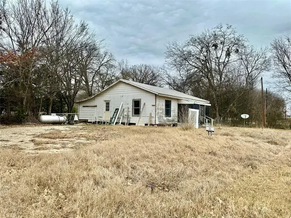 6049 Farm Road 3236, Dike, TX 75437