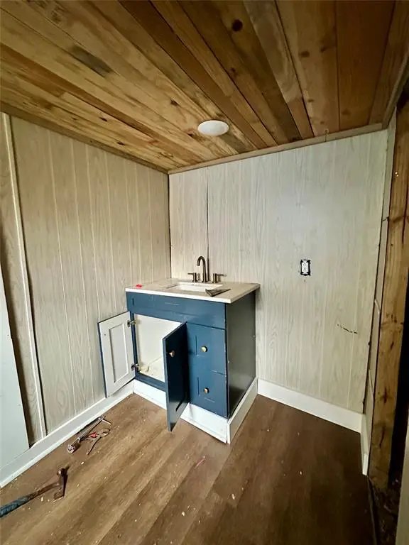 6049 Farm Road 3236, Dike, TX 75437