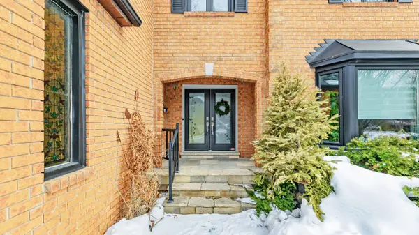 67 Rose Green DR, Vaughan, ON L4J 4R5