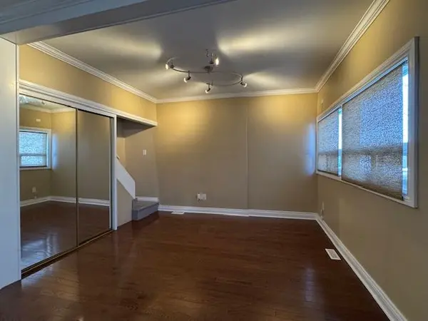 126 Sixteenth ST, Toronto W06, ON M8V 3K1