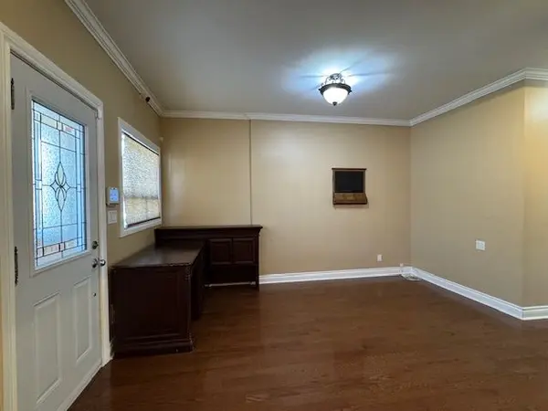 126 Sixteenth ST, Toronto W06, ON M8V 3K1