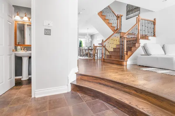 1157 Elmlea DR, Beacon Hill North - South And Area, ON K1J 6W1