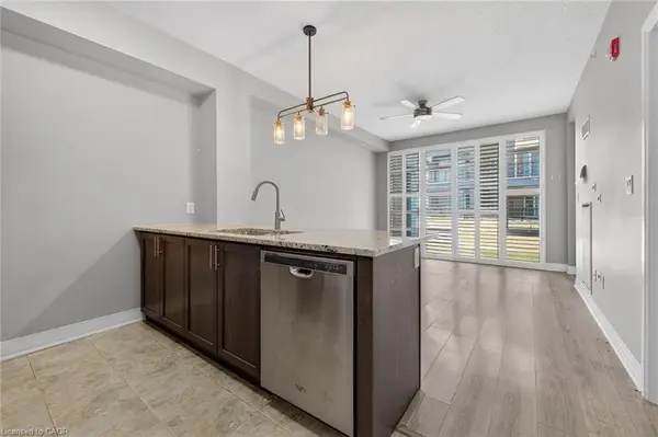 10 Concord PL #110, Grimsby, ON L3M 0G6