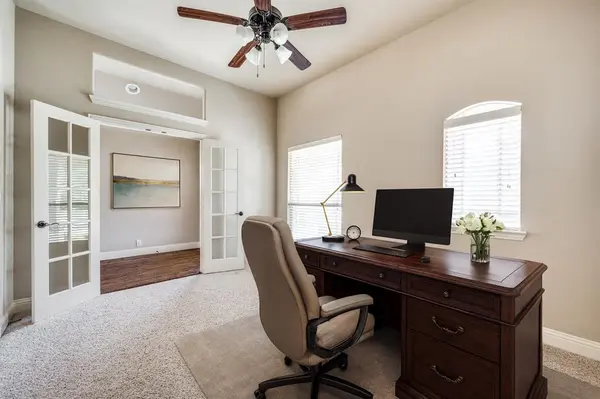 817 Lighthouse Lane, Savannah, TX 76227