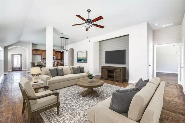 817 Lighthouse Lane, Savannah, TX 76227