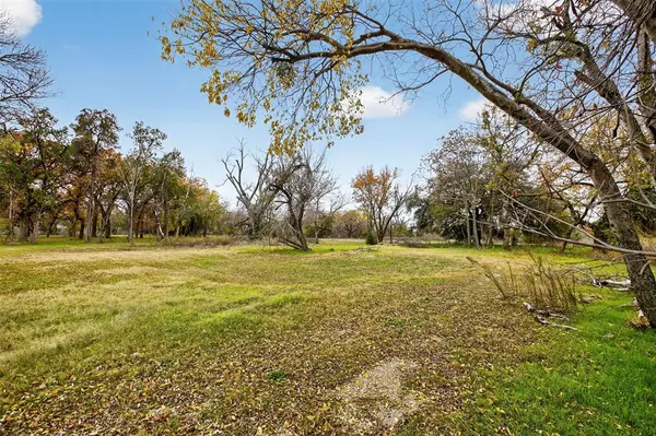 141 Roberts Cut Off Road, Fort Worth, TX 76114