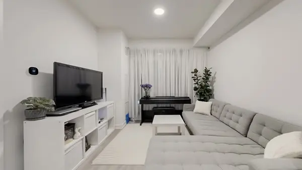 50 Upper Mall WAY #B-325, Vaughan, ON L4J 4P8