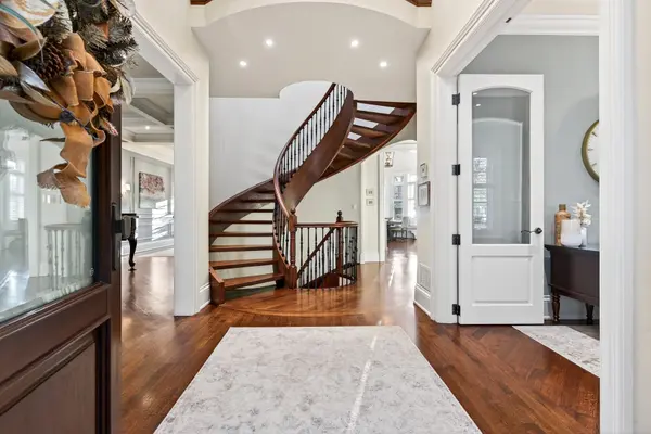 172 Boxley RD, Burlington, ON L7L 4S6