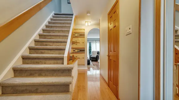 616 Forestwood CRES, Burlington, ON L7L 4K5