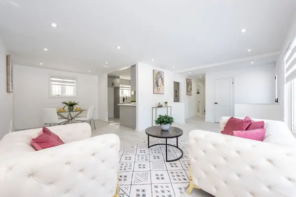 105 Avondale BLVD, Brampton, ON L6T 1H5