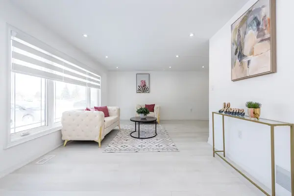 105 Avondale BLVD, Brampton, ON L6T 1H5